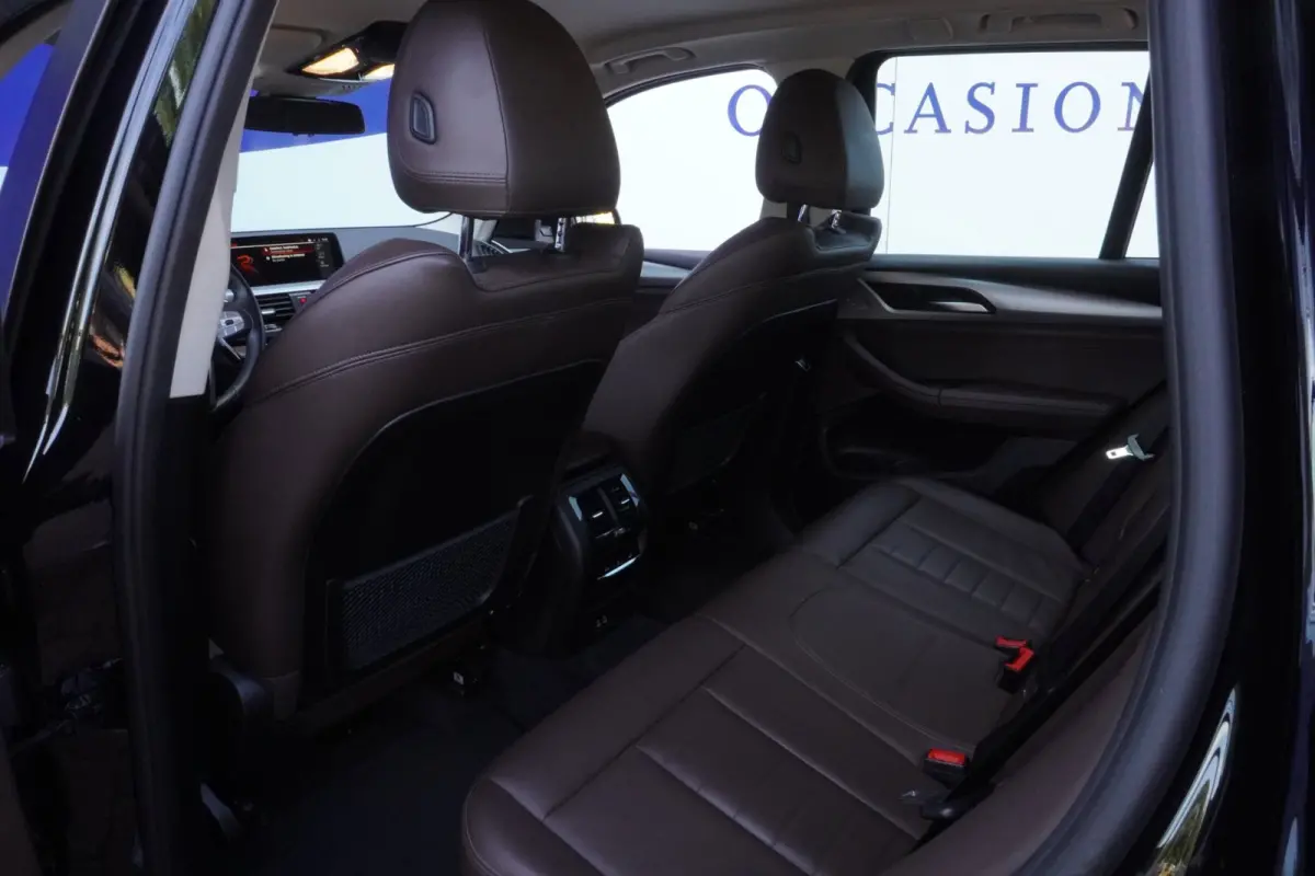 XDrive30e Business Edition Sport Plus+Led+Leder+Parking-Pack+Adaptief-Cruise+Elek-Klep+navigatie+NIEUWE BANDEN
