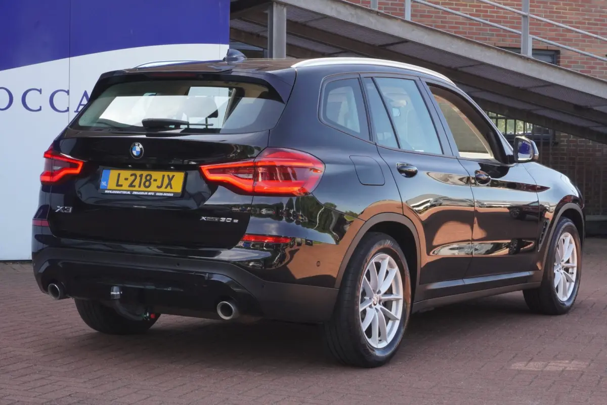 XDrive30e Business Edition Sport Plus+Led+Leder+Parking-Pack+Adaptief-Cruise+Elek-Klep+navigatie+NIEUWE BANDEN
