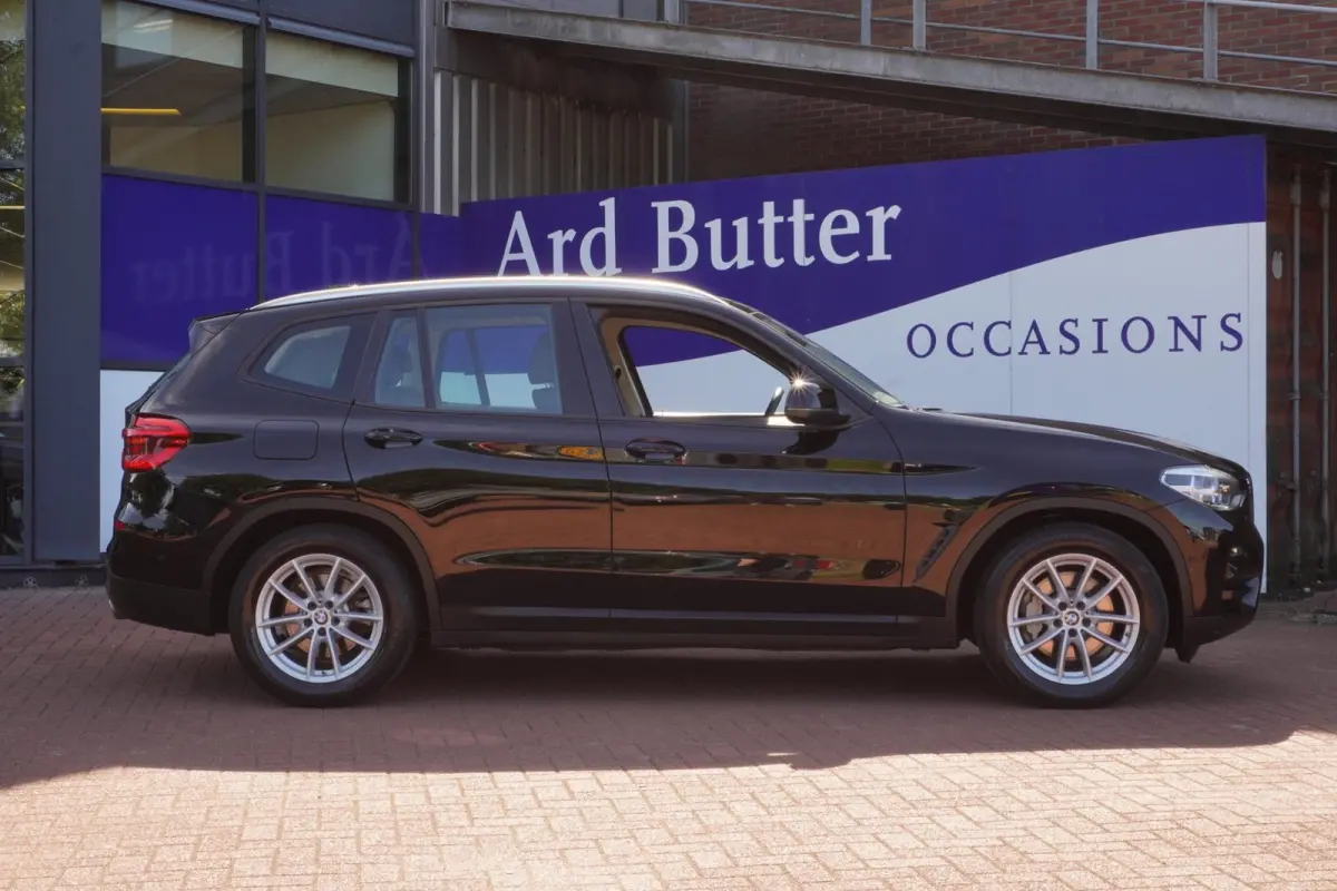 XDrive30e Business Edition Sport Plus+Led+Leder+Parking-Pack+Adaptief-Cruise+Elek-Klep+navigatie+NIEUWE BANDEN