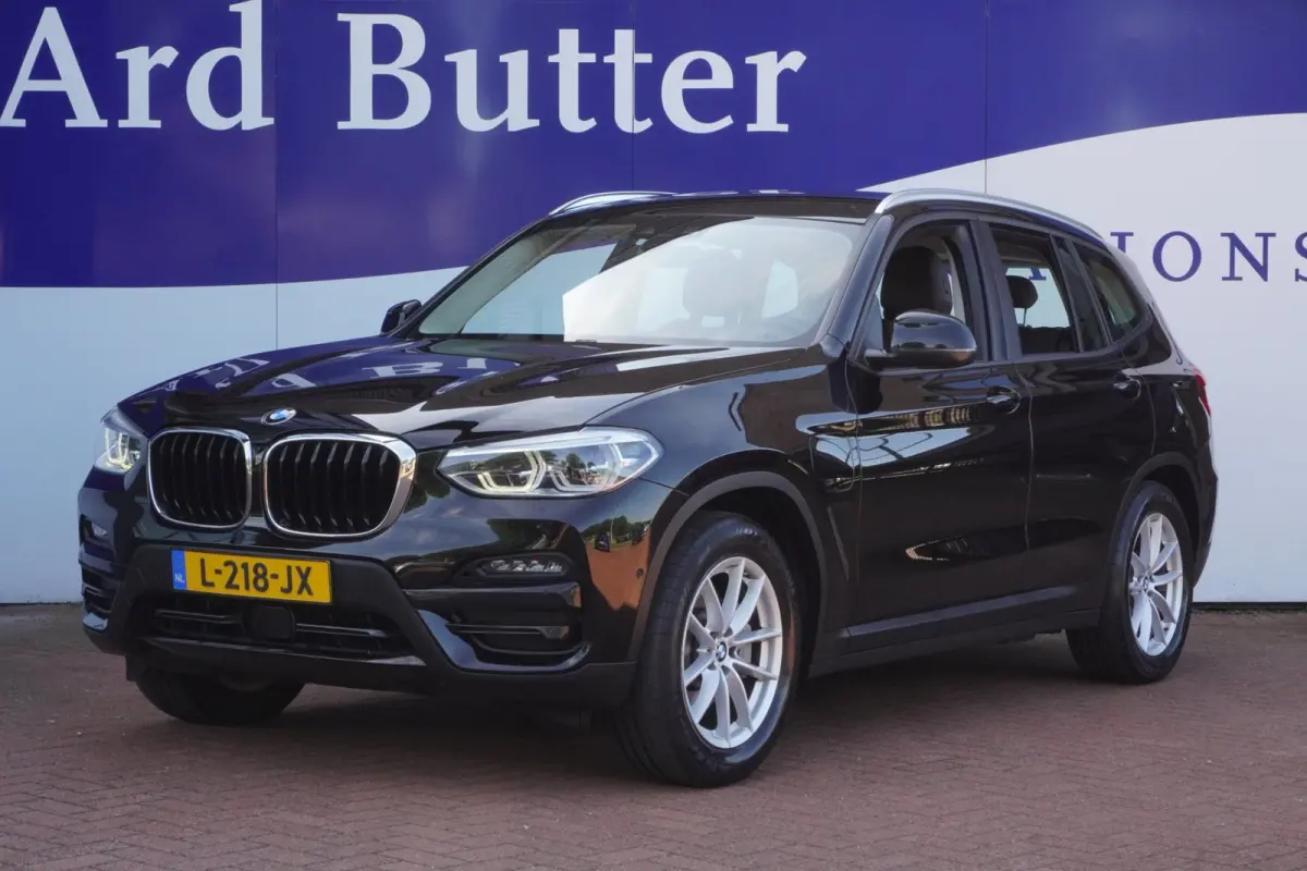 XDrive30e Business Edition Sport Plus+Led+Leder+Parking-Pack+Adaptief-Cruise+Elek-Klep+navigatie+NIEUWE BANDEN