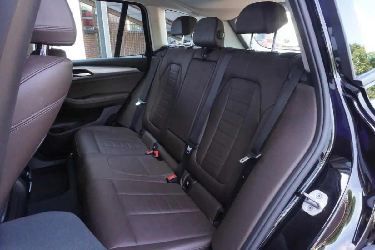 XDrive30e Business Edition Sport Plus+Led+Leder+Parking-Pack+Adaptief-Cruise+Elek-Klep+navigatie+NIEUWE BANDEN