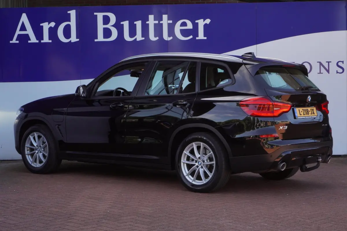 XDrive30e Business Edition Sport Plus+Led+Leder+Parking-Pack+Adaptief-Cruise+Elek-Klep+navigatie+NIEUWE BANDEN