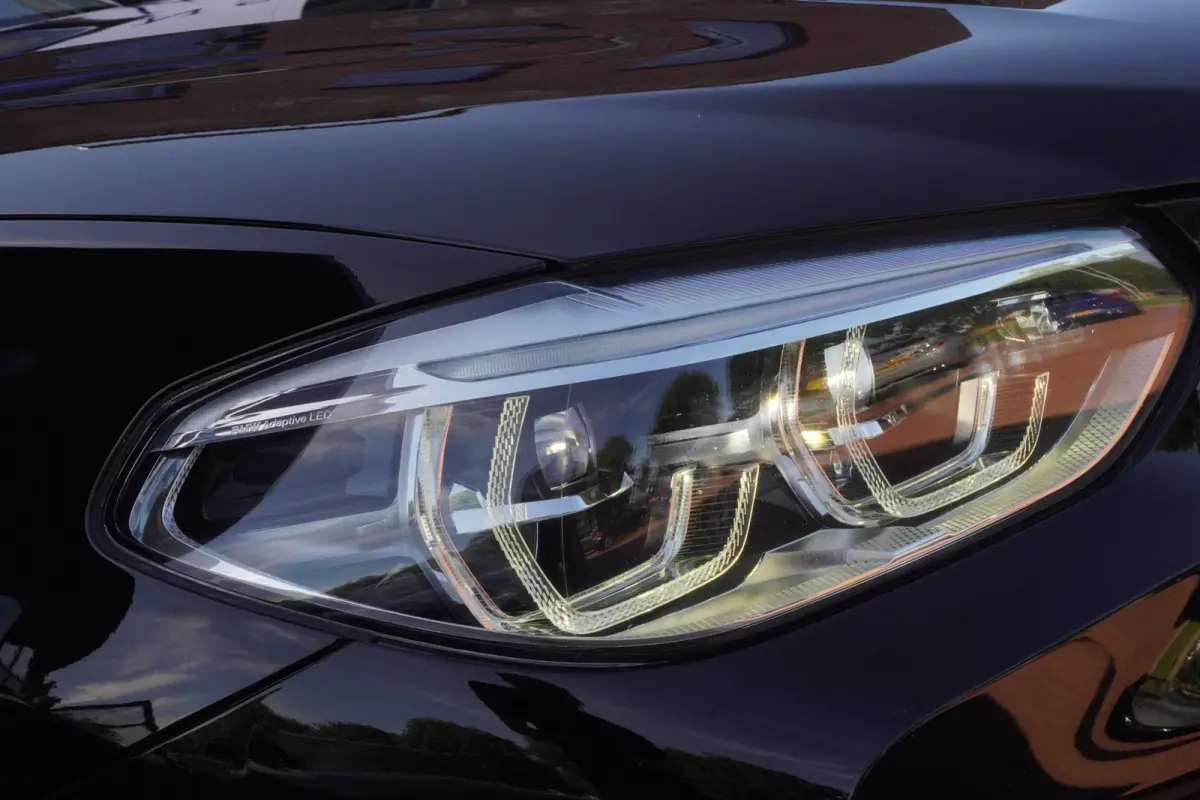 XDrive30e Business Edition Sport Plus+Led+Leder+Parking-Pack+Adaptief-Cruise+Elek-Klep+navigatie+NIEUWE BANDEN
