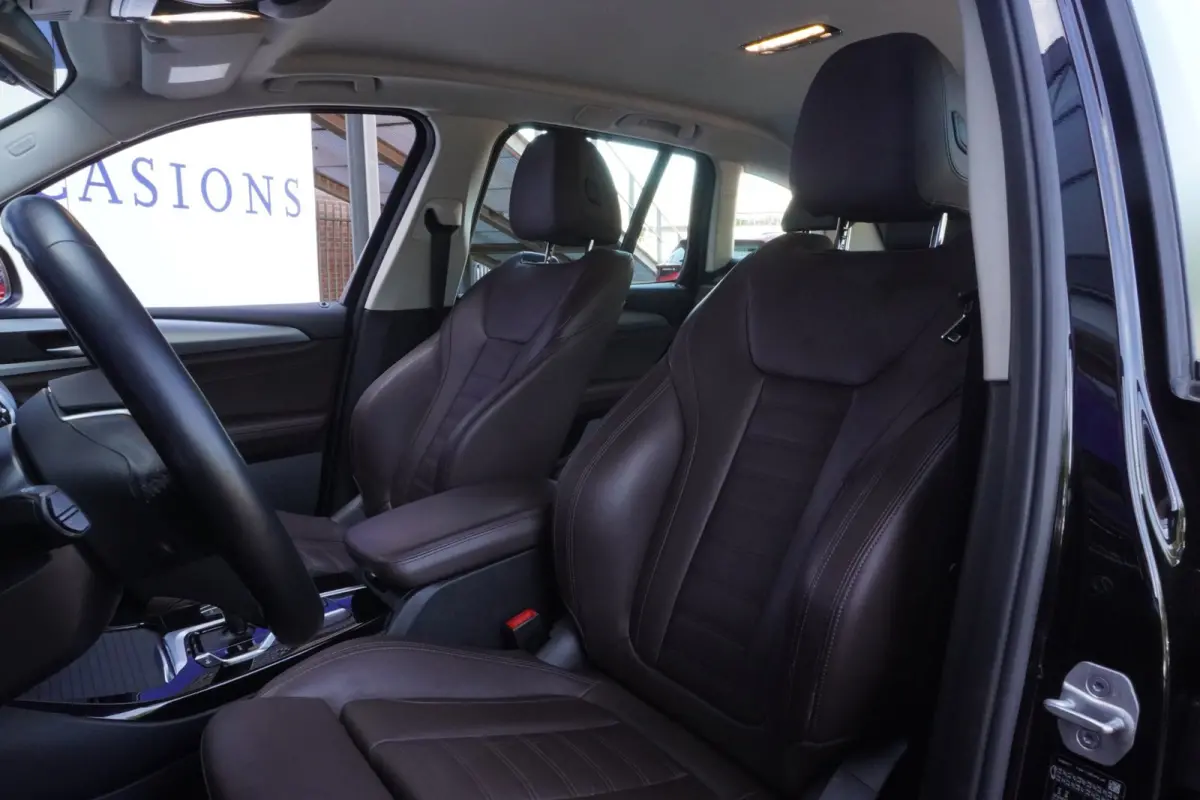 XDrive30e Business Edition Sport Plus+Led+Leder+Parking-Pack+Adaptief-Cruise+Elek-Klep+navigatie+NIEUWE BANDEN