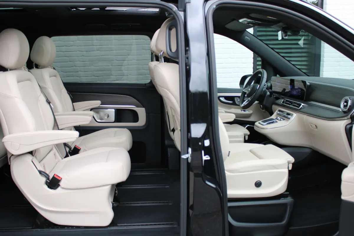 300 L2 / AMG / Panorama / Elec Stoelen / 7-Persoons / Burmester / Vol Opties / NIEUWSTAAT