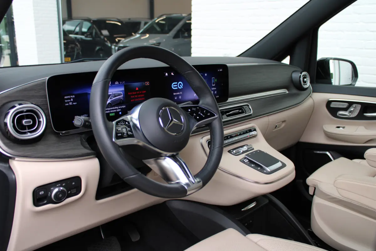 300 L2 / AMG / Panorama / Elec Stoelen / 7-Persoons / Burmester / Vol Opties / NIEUWSTAAT