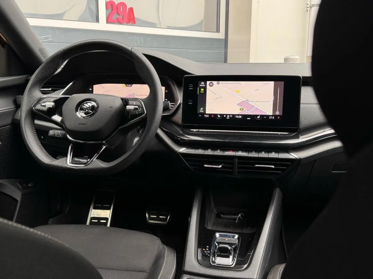 1.5 e-TSI Sport Business Automaat | Digital dashboard | Carplay | Cruise | DAB | LED | Stoelverwarming | Sensoren