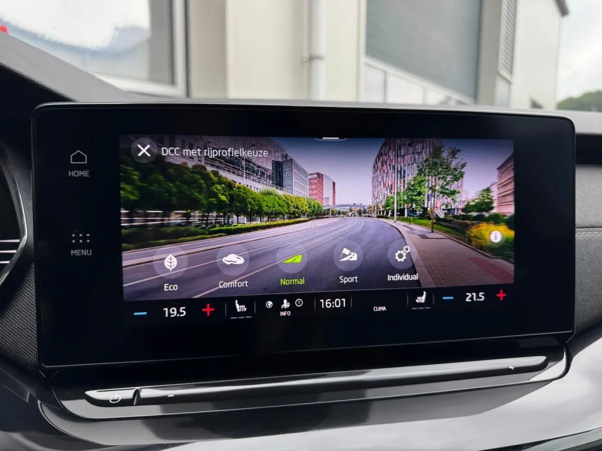 1.5 e-TSI Sport Business Automaat | Digital dashboard | Carplay | Cruise | DAB | LED | Stoelverwarming | Sensoren