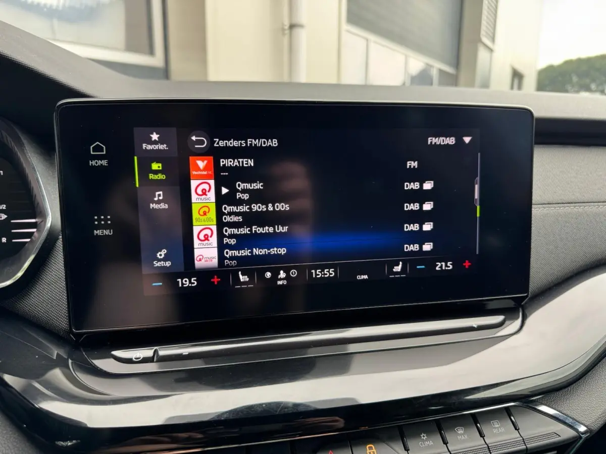 1.5 e-TSI Sport Business Automaat | Digital dashboard | Carplay | Cruise | DAB | LED | Stoelverwarming | Sensoren