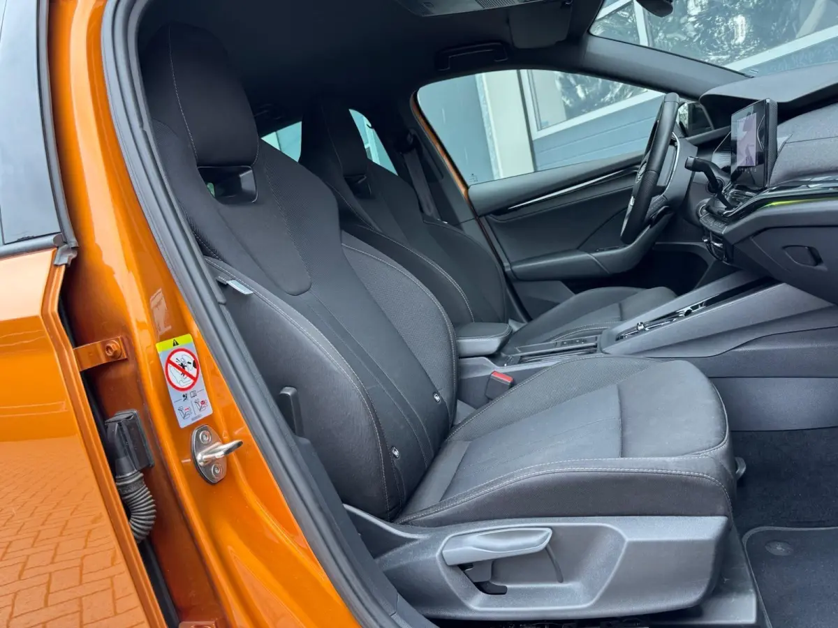 1.5 e-TSI Sport Business Automaat | Digital dashboard | Carplay | Cruise | DAB | LED | Stoelverwarming | Sensoren