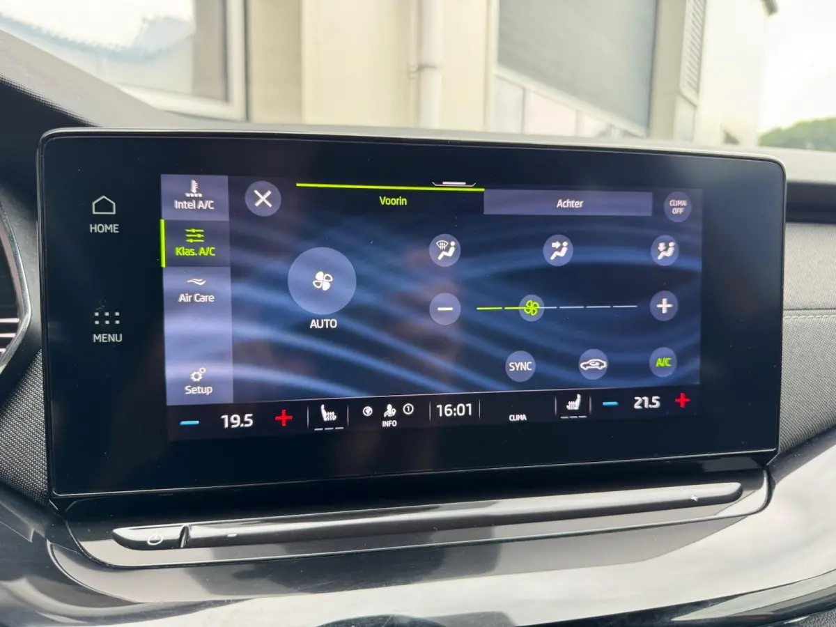 1.5 e-TSI Sport Business Automaat | Digital dashboard | Carplay | Cruise | DAB | LED | Stoelverwarming | Sensoren