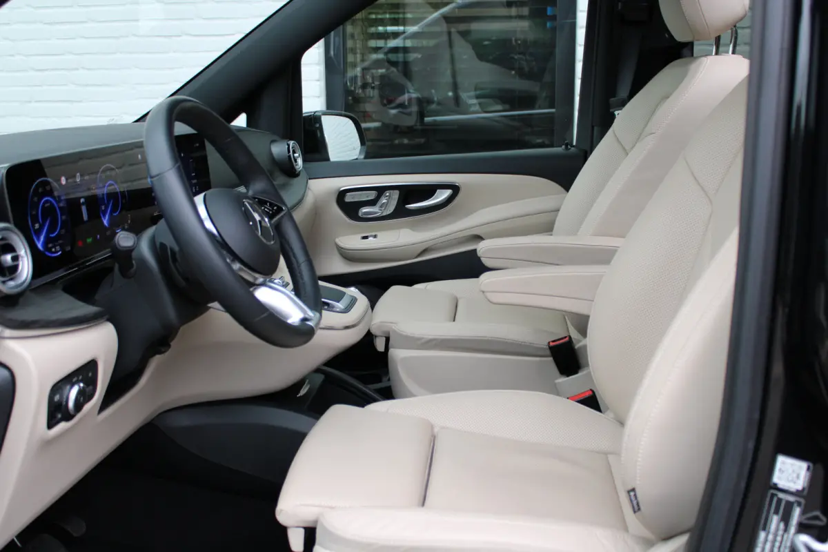 300 L2 / AMG / Panorama / Elec Stoelen / 7-Persoons / Burmester / Vol Opties / NIEUWSTAAT