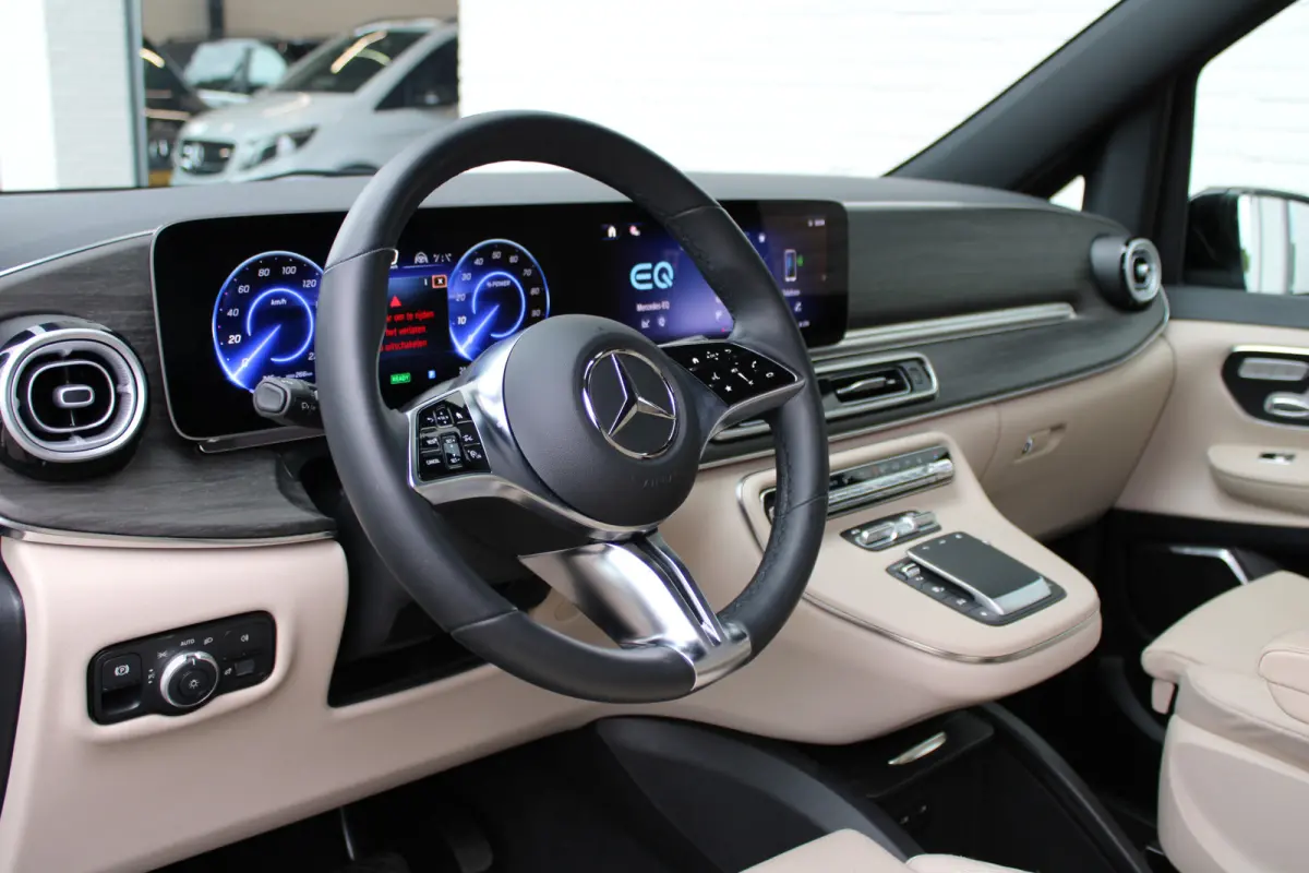 300 L2 / AMG / Panorama / Elec Stoelen / 7-Persoons / Burmester / Vol Opties / NIEUWSTAAT