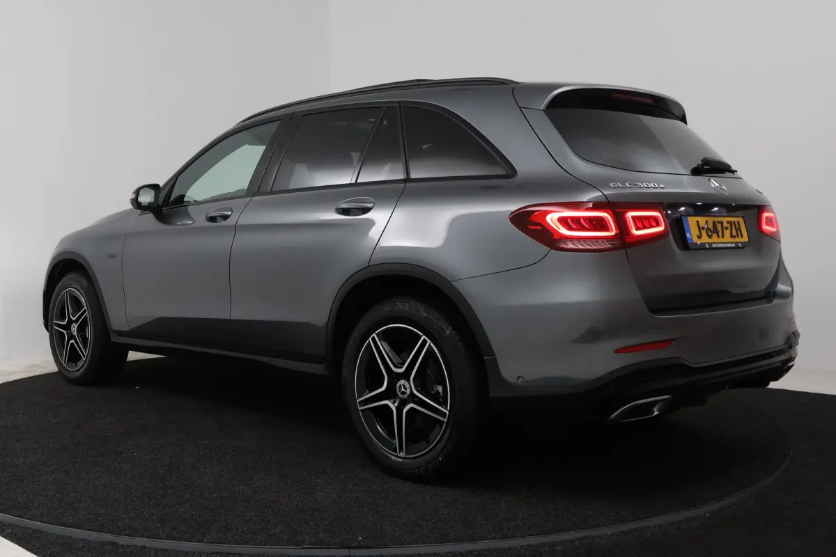 4MATIC Premium Plus (PANORAMADAK, SFEERVERLICHTING, CAMERA, ELEKT. STOELEN)