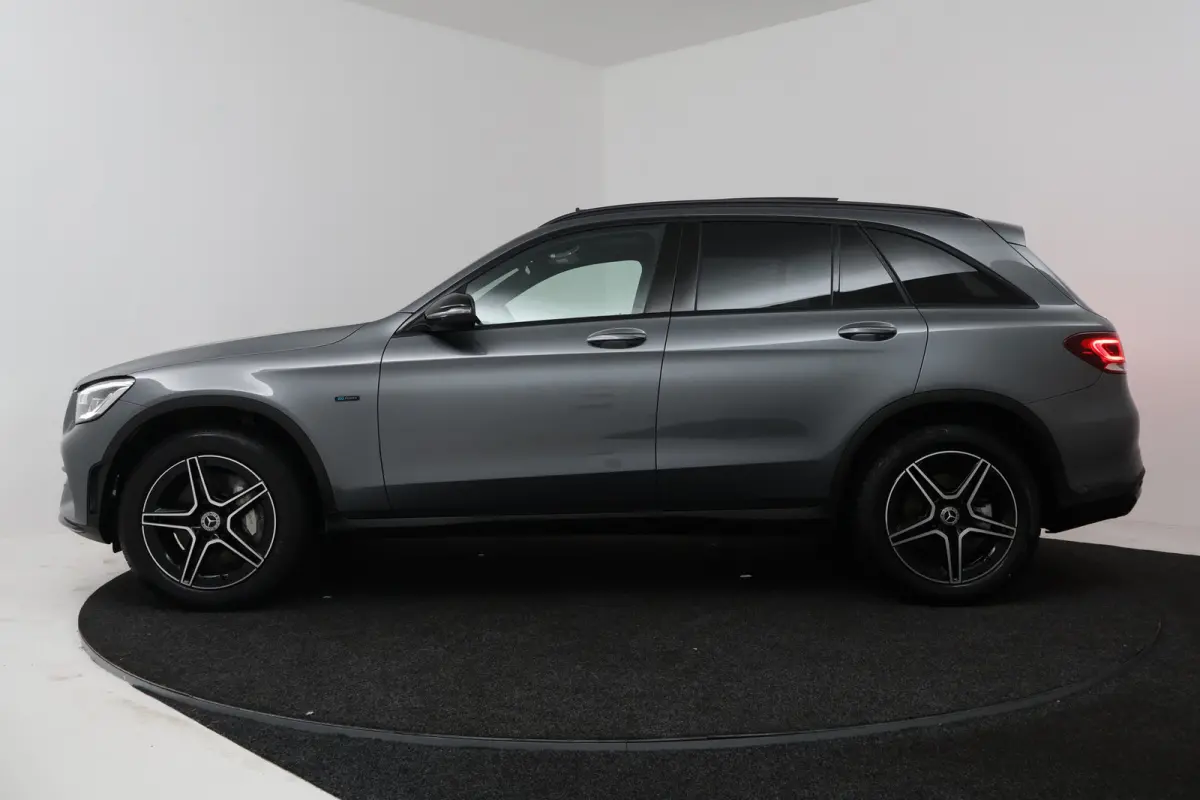 4MATIC Premium Plus (PANORAMADAK, SFEERVERLICHTING, CAMERA, ELEKT. STOELEN)