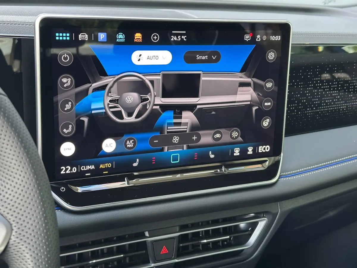 1.5 eHybrid R-Line | Black line | 360 Camera | Trekhaak | Dode hoek | IQ light | Elek. klep | Rijklaar incl. garantie
