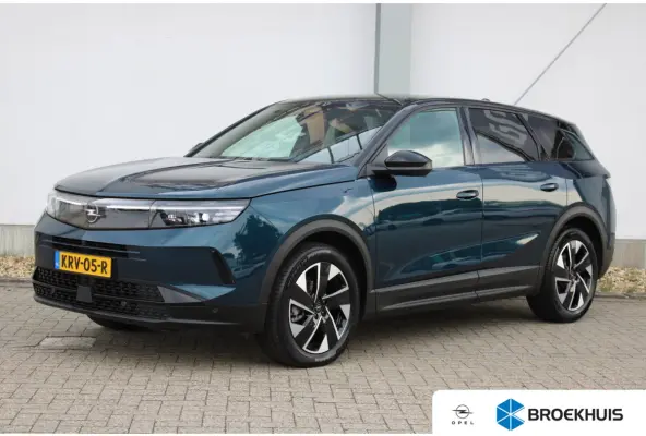 1.2 Turbo Hybrid GS / Navigatie / 360 Camera / Head-up display / Keyless / Parkeersensoren / Stuur -en Stoelverwarmd / Matrix LED / Carplay