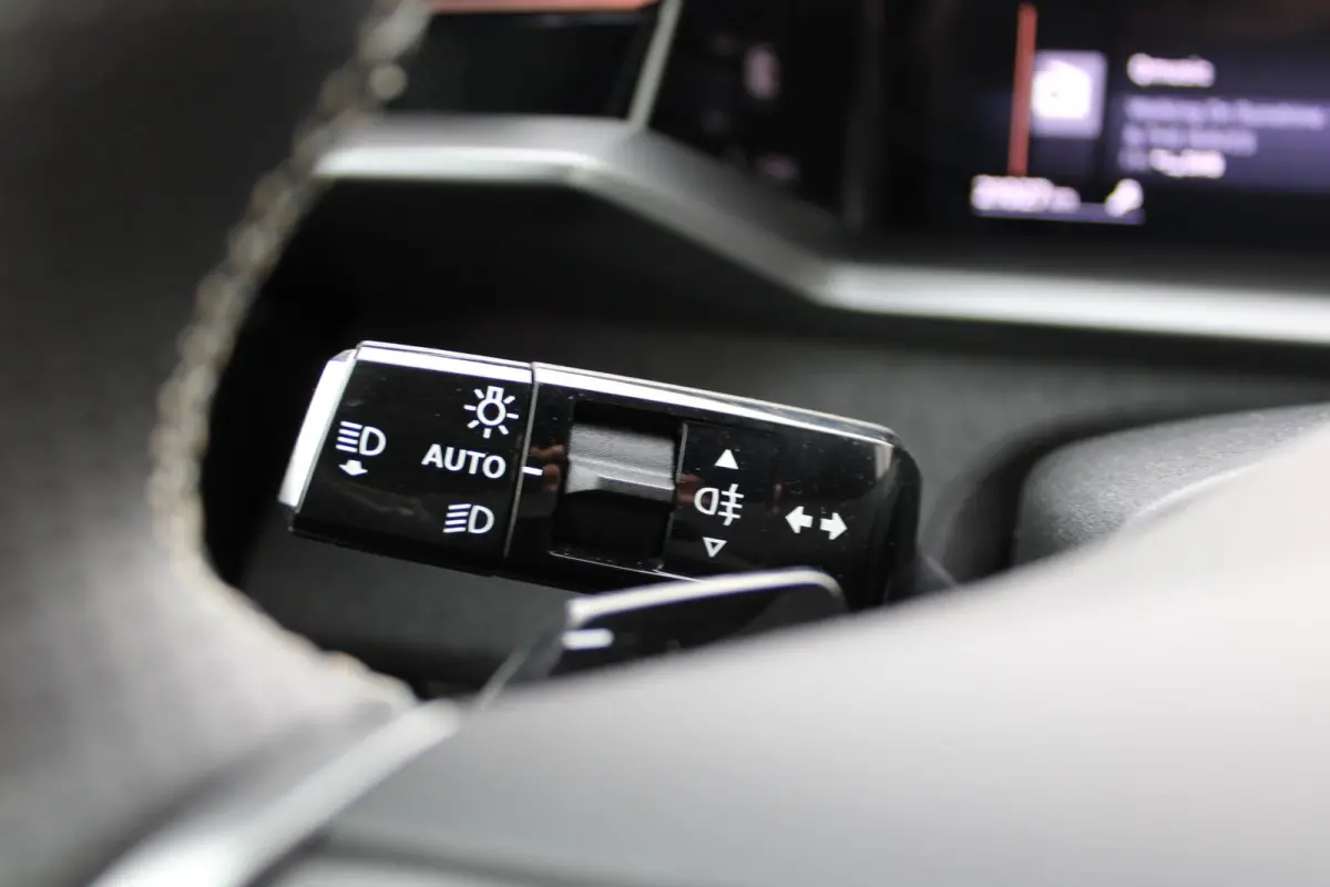 1.2 Turbo Hybrid GS / Navigatie / 360 Camera / Head-up display / Keyless / Parkeersensoren / Stuur -en Stoelverwarmd / Matrix LED / Carplay