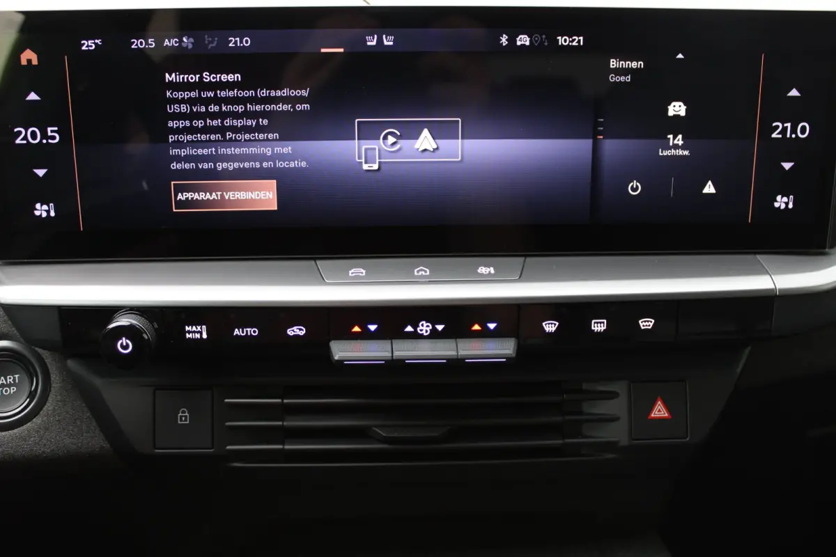 1.2 Turbo Hybrid GS / Navigatie / 360 Camera / Head-up display / Keyless / Parkeersensoren / Stuur -en Stoelverwarmd / Matrix LED / Carplay