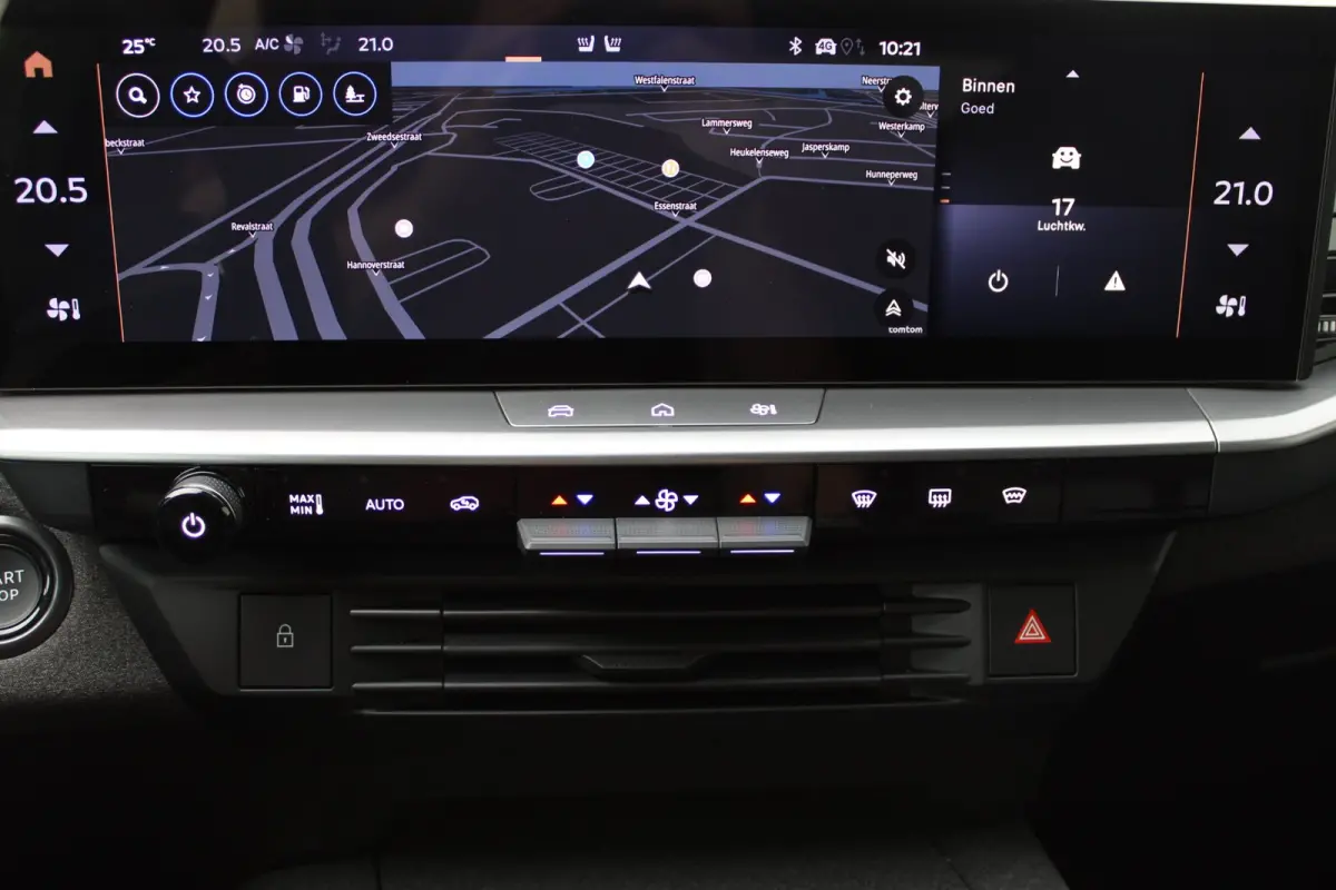 1.2 Turbo Hybrid GS / Navigatie / 360 Camera / Head-up display / Keyless / Parkeersensoren / Stuur -en Stoelverwarmd / Matrix LED / Carplay