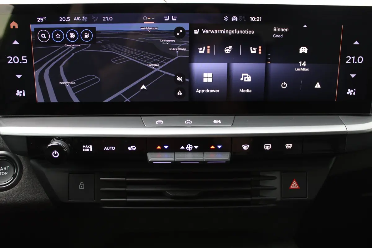 1.2 Turbo Hybrid GS / Navigatie / 360 Camera / Head-up display / Keyless / Parkeersensoren / Stuur -en Stoelverwarmd / Matrix LED / Carplay