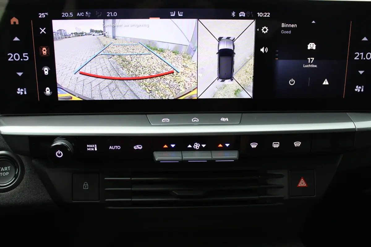 1.2 Turbo Hybrid GS / Navigatie / 360 Camera / Head-up display / Keyless / Parkeersensoren / Stuur -en Stoelverwarmd / Matrix LED / Carplay