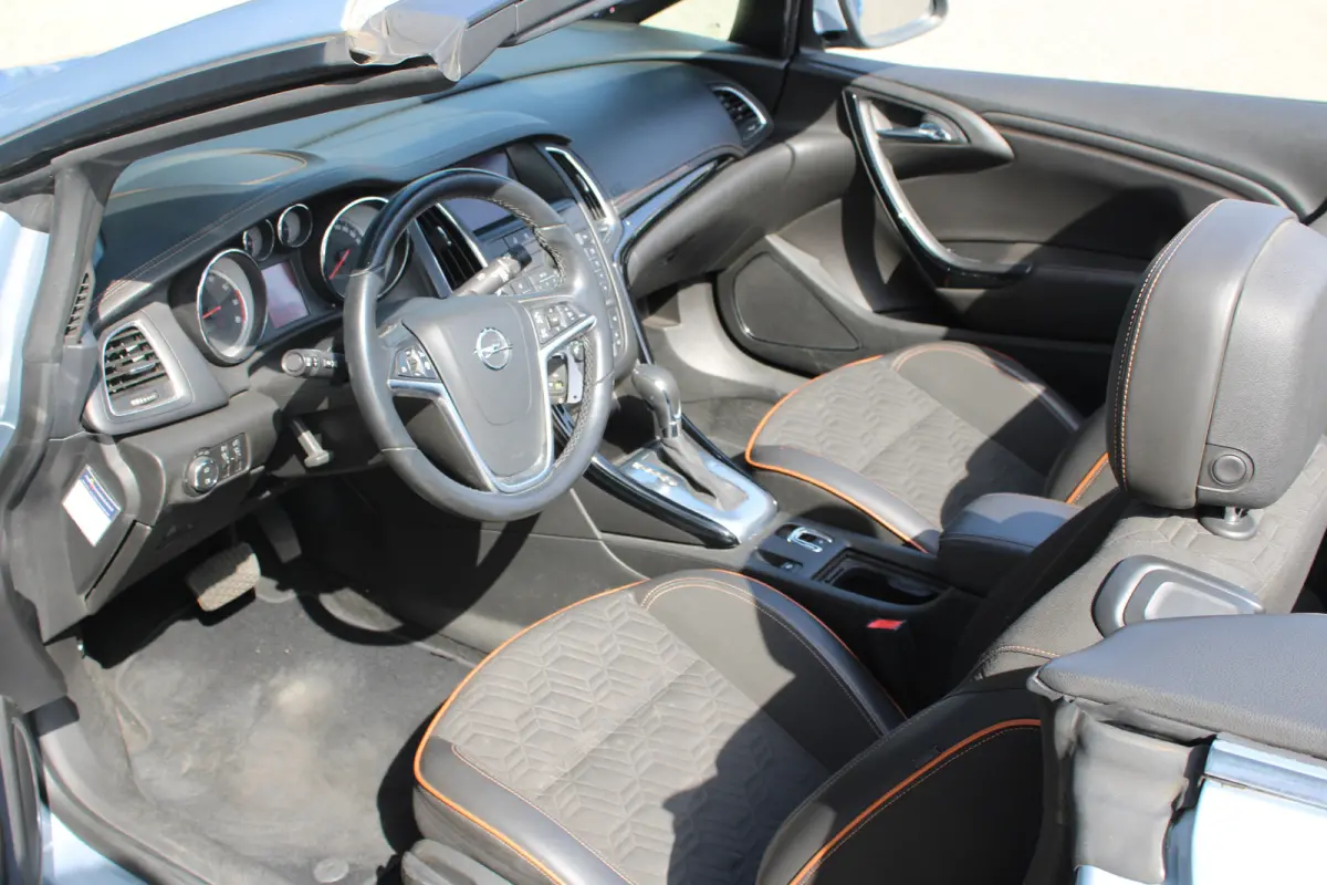 1.6 Turbo Innovation Cabrio! | Automaat! | Climate Control | Navigatie | Cruise Control |