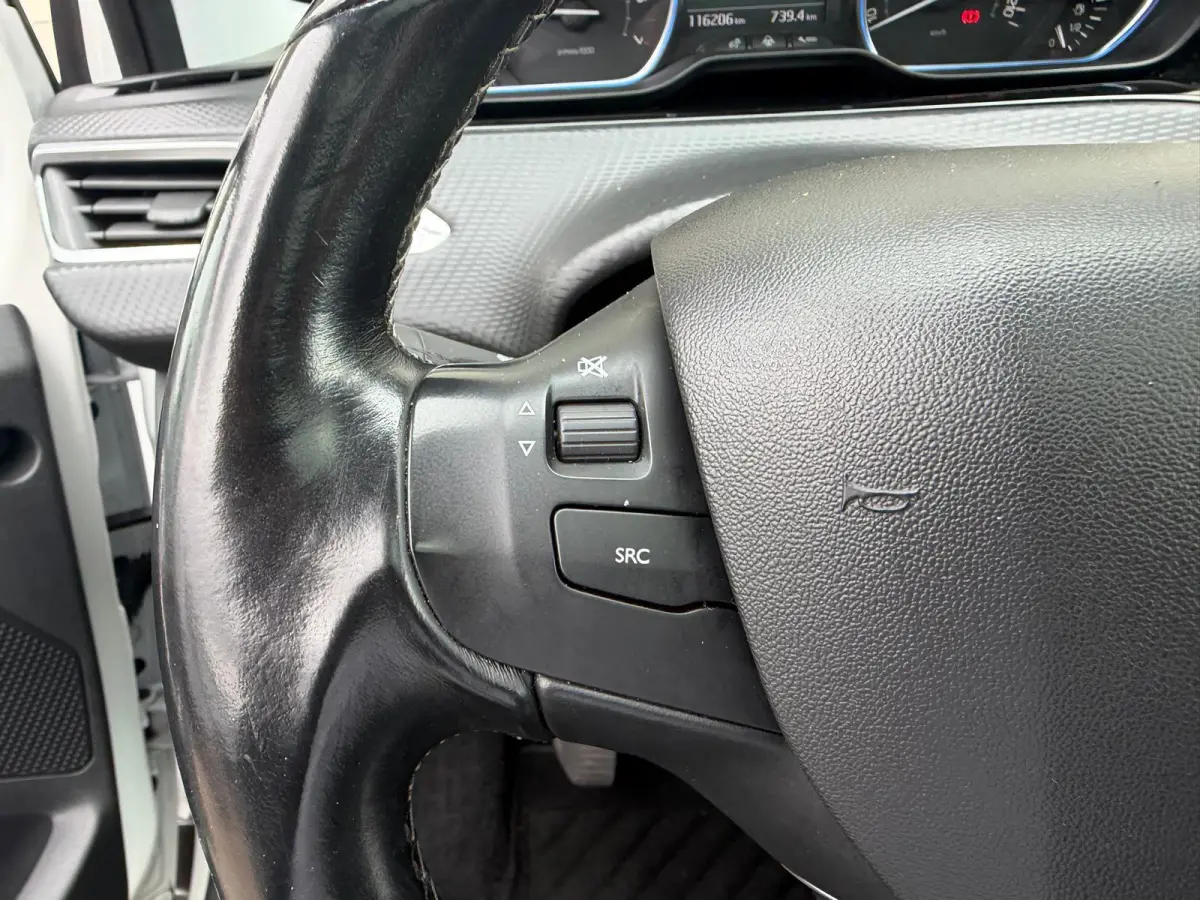 1.2 Executive/PANO/STOELV/CARPLAY/TREKH/APK/NAP