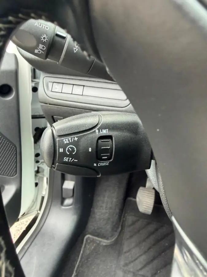 1.2 Executive/PANO/STOELV/CARPLAY/TREKH/APK/NAP