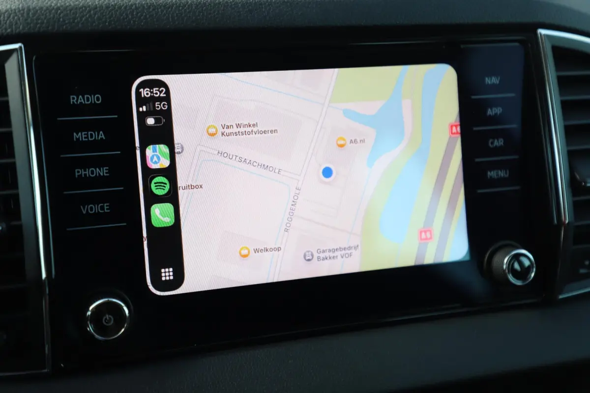 1.0 TSI Business Edition Trekhaak Navigatie Carplay Android Climate Adaptive Cruise LMV Parkeersensor