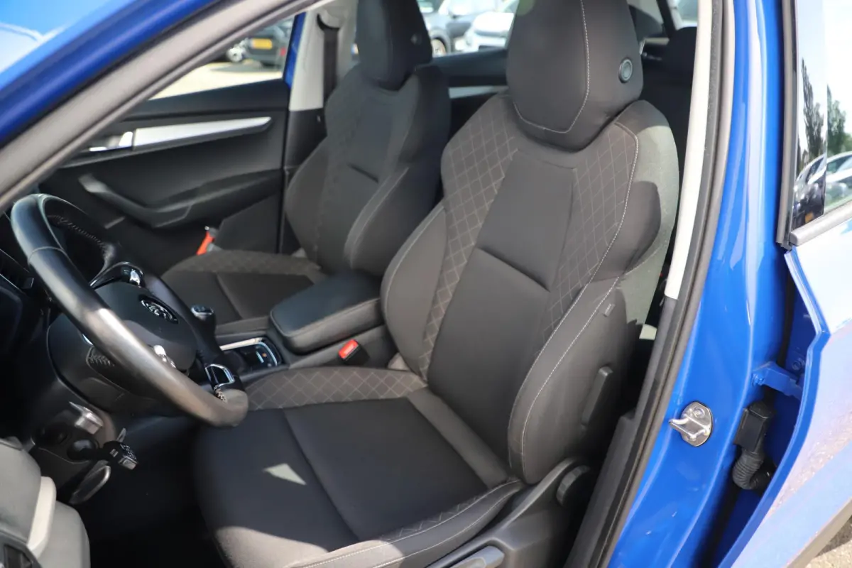 1.0 TSI Business Edition Trekhaak Navigatie Carplay Android Climate Adaptive Cruise LMV Parkeersensor