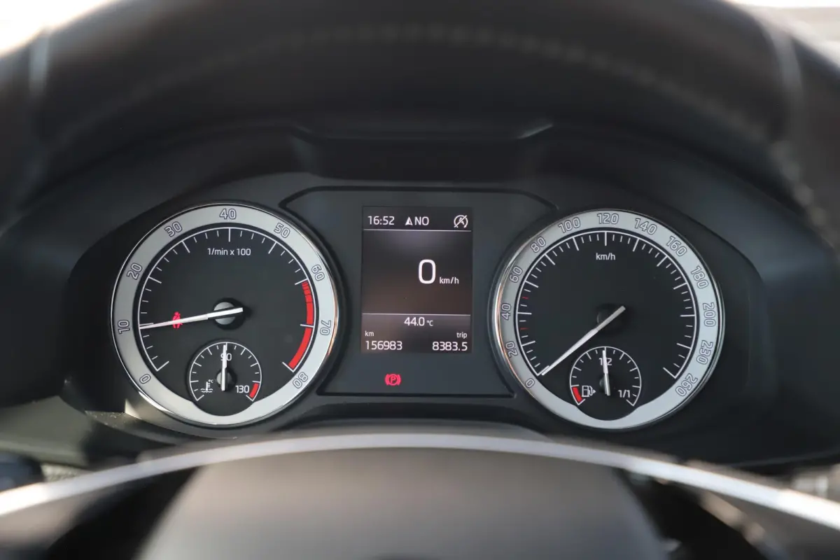 1.0 TSI Business Edition Trekhaak Navigatie Carplay Android Climate Adaptive Cruise LMV Parkeersensor