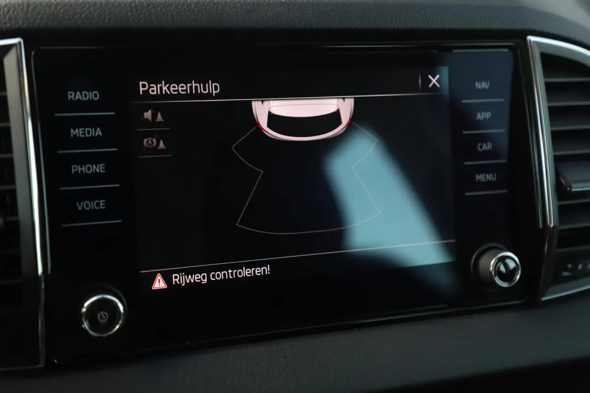 1.0 TSI Business Edition Trekhaak Navigatie Carplay Android Climate Adaptive Cruise LMV Parkeersensor