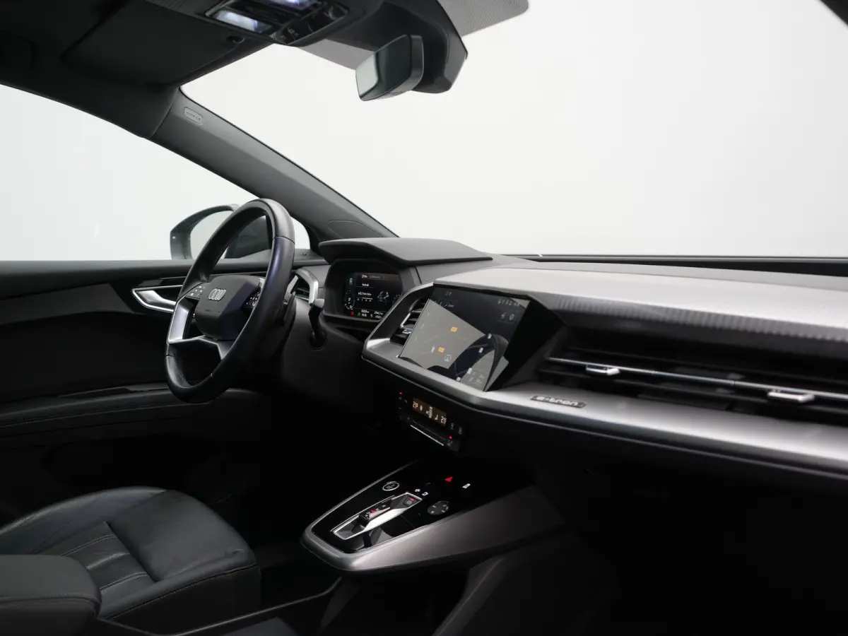 40 Advanced edition 77 kWh 204pk Dealer O.H. | Panodak | Adaptive Cruise | Camera | Apple Carplay | Navigatie | DAB | Virtual Cockpit | 19"L.M | Draadloze Telefoonlader |
