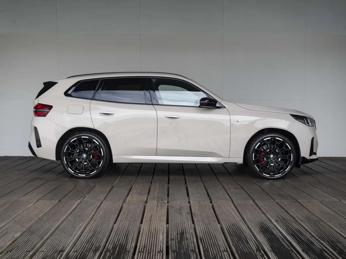 xDrive30e | M Sportpakket Pro | Premium Pack | Comfort Access | Driving Assistant Professional | Harman Kardon | Panoramadak | Stuurwielrand Verwarmd | Trekhaak