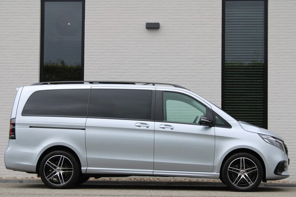 250d / DC / 4-Matic / AMG / Panorama / 2x Elec Schuifd / 360 Cam / Burmester / Vol Opties / NIEUWSTAAT