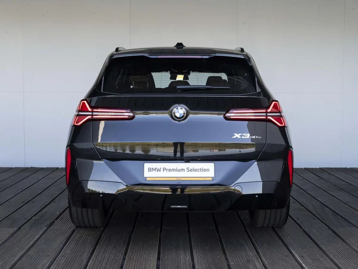 xDrive30e | M SPortpakket Pro | Premium Pack | Comfort Access | Driving Assistant Plus | Panoramadak | Harman Kardon | Stoelventilatie | Trekhaak