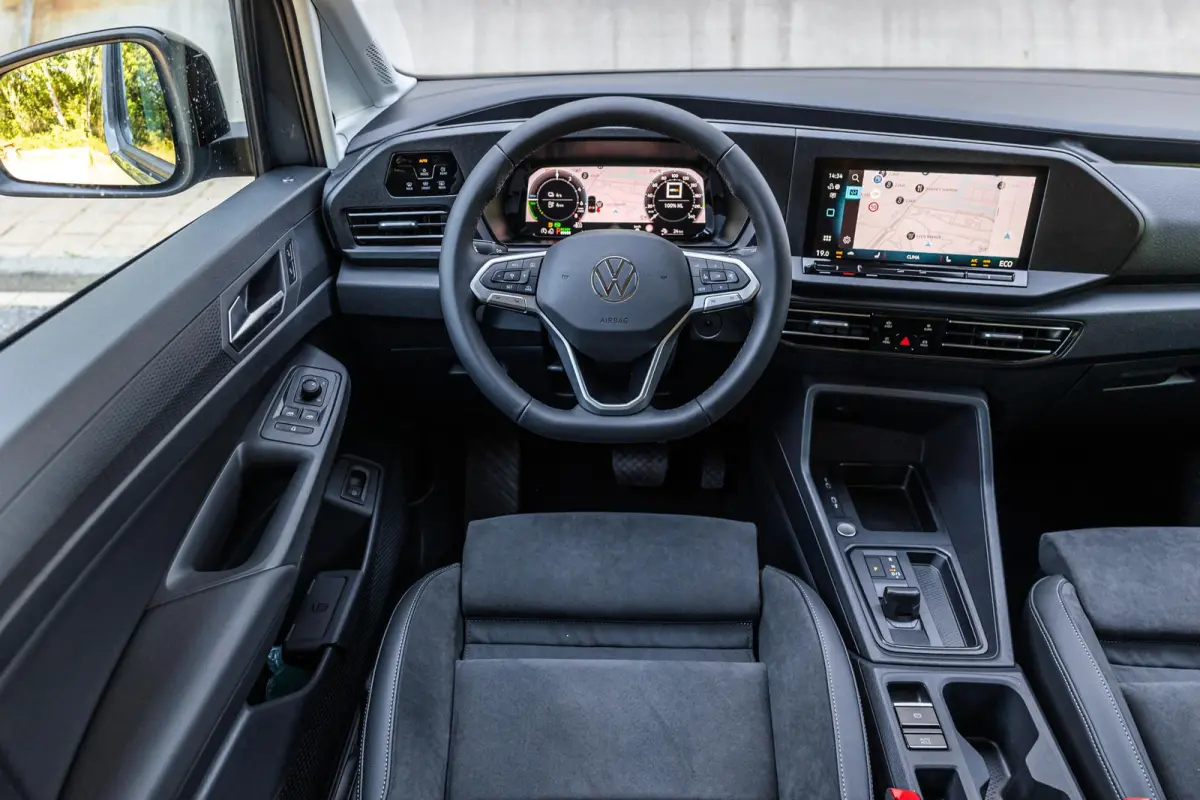 Kombi 1.5 TSI 150pk DSG Hybride Limited Edition | Trekhaak | Winter Pakket | Navigatie