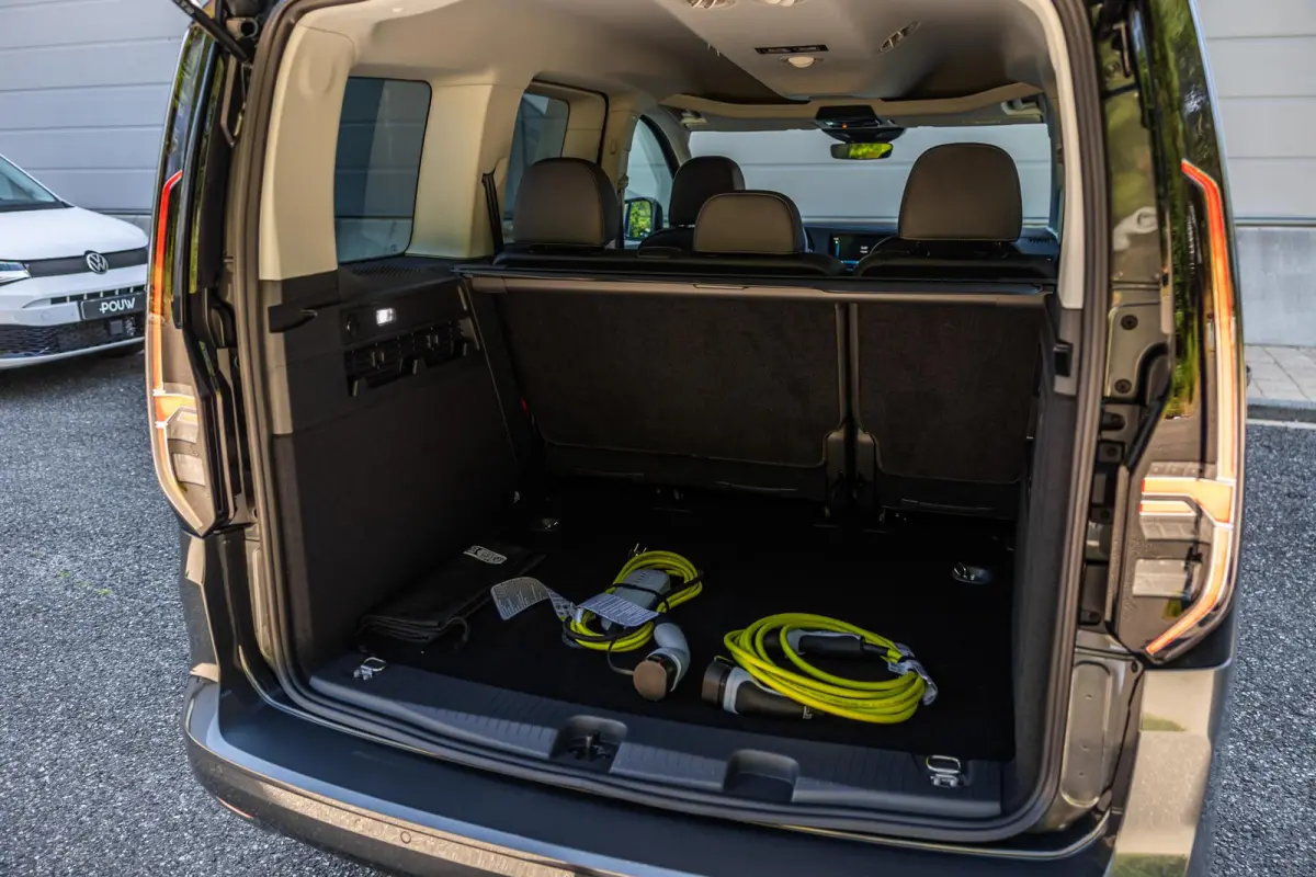 Kombi 1.5 TSI 150pk DSG Hybride Limited Edition | Trekhaak | Winter Pakket | Navigatie