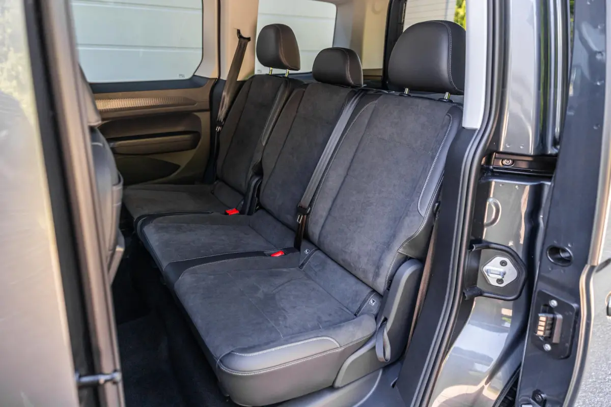 Kombi 1.5 TSI 150pk DSG Hybride Limited Edition | Trekhaak | Winter Pakket | Navigatie