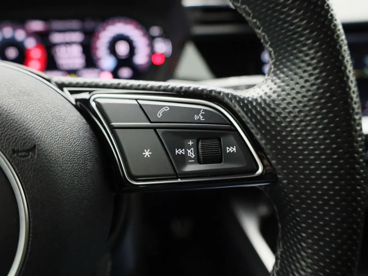 30 TFSI S edition | NAVIGATIE | DIGITAAL DASHBOARD | CLIMATE CONTROL | ADAPTIEF CRUISECONTROL | AUDI SPORT | LMV | LED |