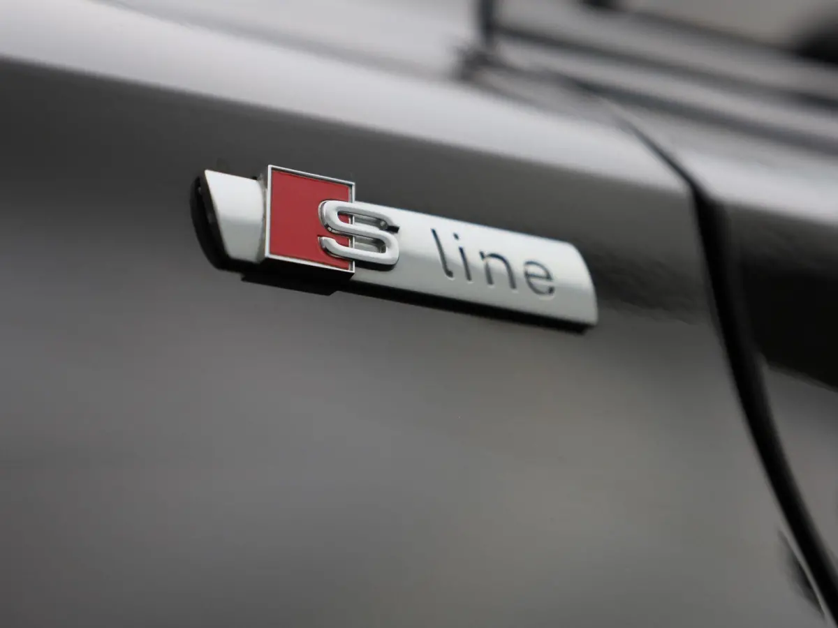 30 TFSI S edition | NAVIGATIE | DIGITAAL DASHBOARD | CLIMATE CONTROL | ADAPTIEF CRUISECONTROL | AUDI SPORT | LMV | LED |