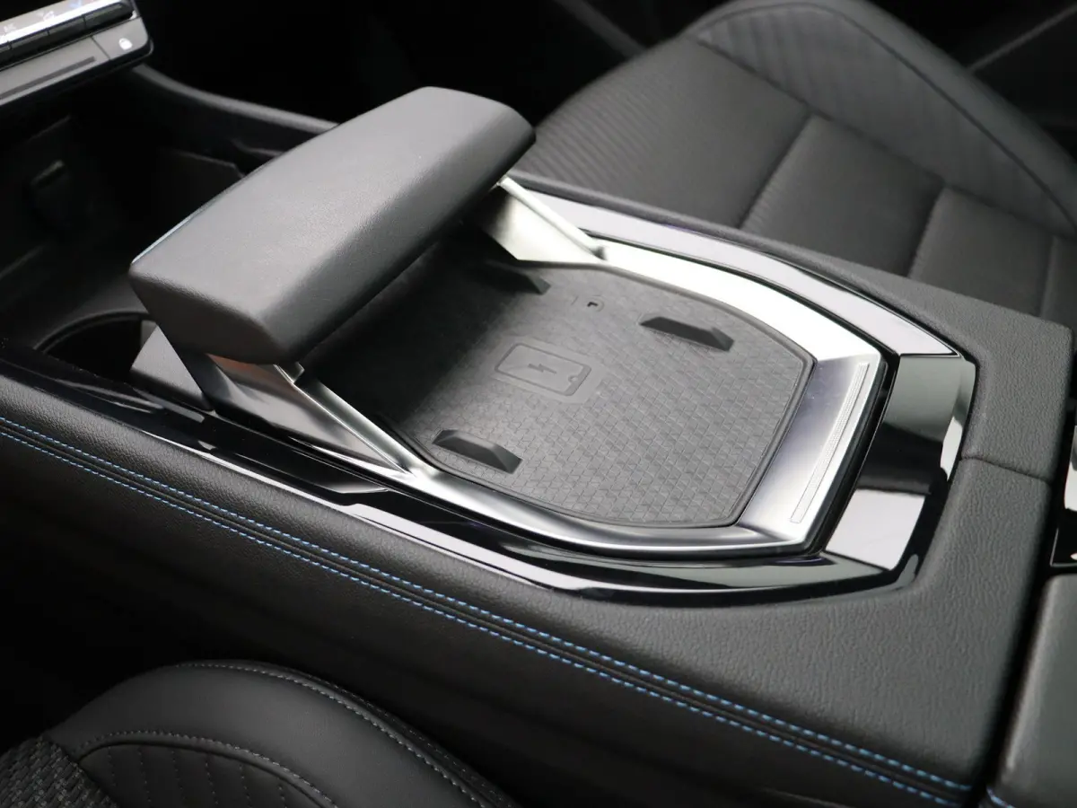 Iconic Esprit Alpine | Facelift | Stoel-stuur-voorruit verwarming | Panoramadak | Elektrisch bedienbare stoelen en achterklep | Head-up display |