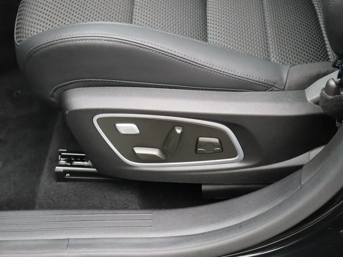 Iconic Esprit Alpine | Facelift | Stoel-stuur-voorruit verwarming | Panoramadak | Elektrisch bedienbare stoelen en achterklep | Head-up display |