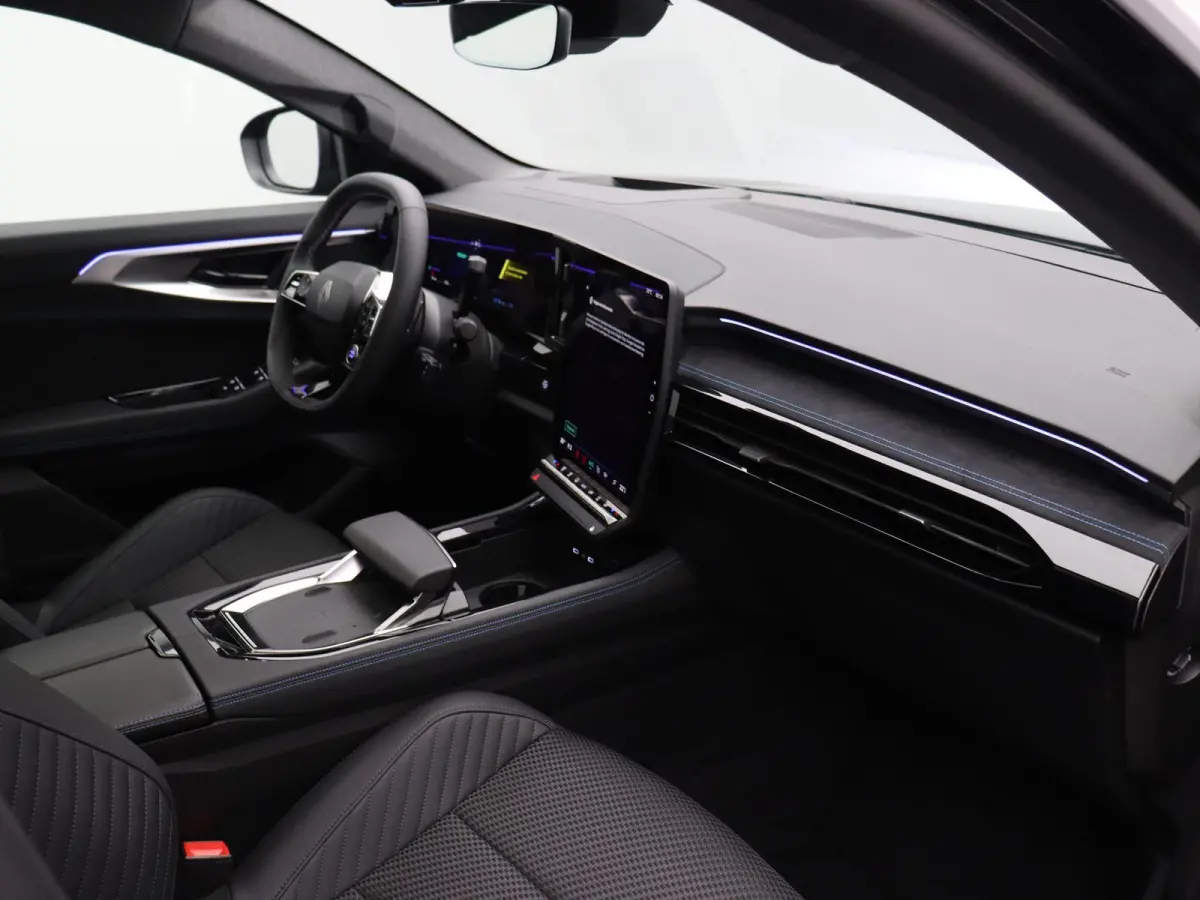 Iconic Esprit Alpine | Facelift | Stoel-stuur-voorruit verwarming | Panoramadak | Elektrisch bedienbare stoelen en achterklep | Head-up display |
