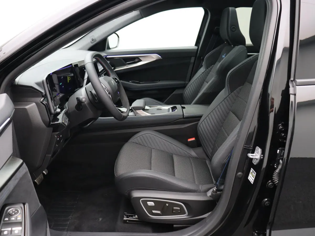 Iconic Esprit Alpine | Facelift | Stoel-stuur-voorruit verwarming | Panoramadak | Elektrisch bedienbare stoelen en achterklep | Head-up display |