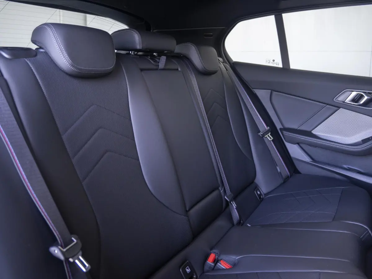 120 | M Sportpakket Pro | Innovation Pack | Stuurwielrand verwarmd | Harman-Kardon | Comfort Access | Head-Up Display | Panoramadak | Trekhaak
