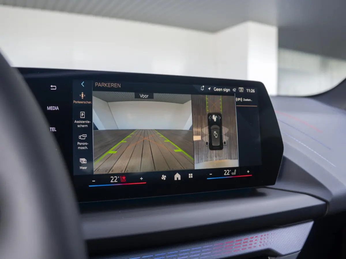120 | M Sportpakket Pro | Innovation Pack | Stuurwielrand verwarmd | Harman-Kardon | Comfort Access | Head-Up Display | Panoramadak | Trekhaak