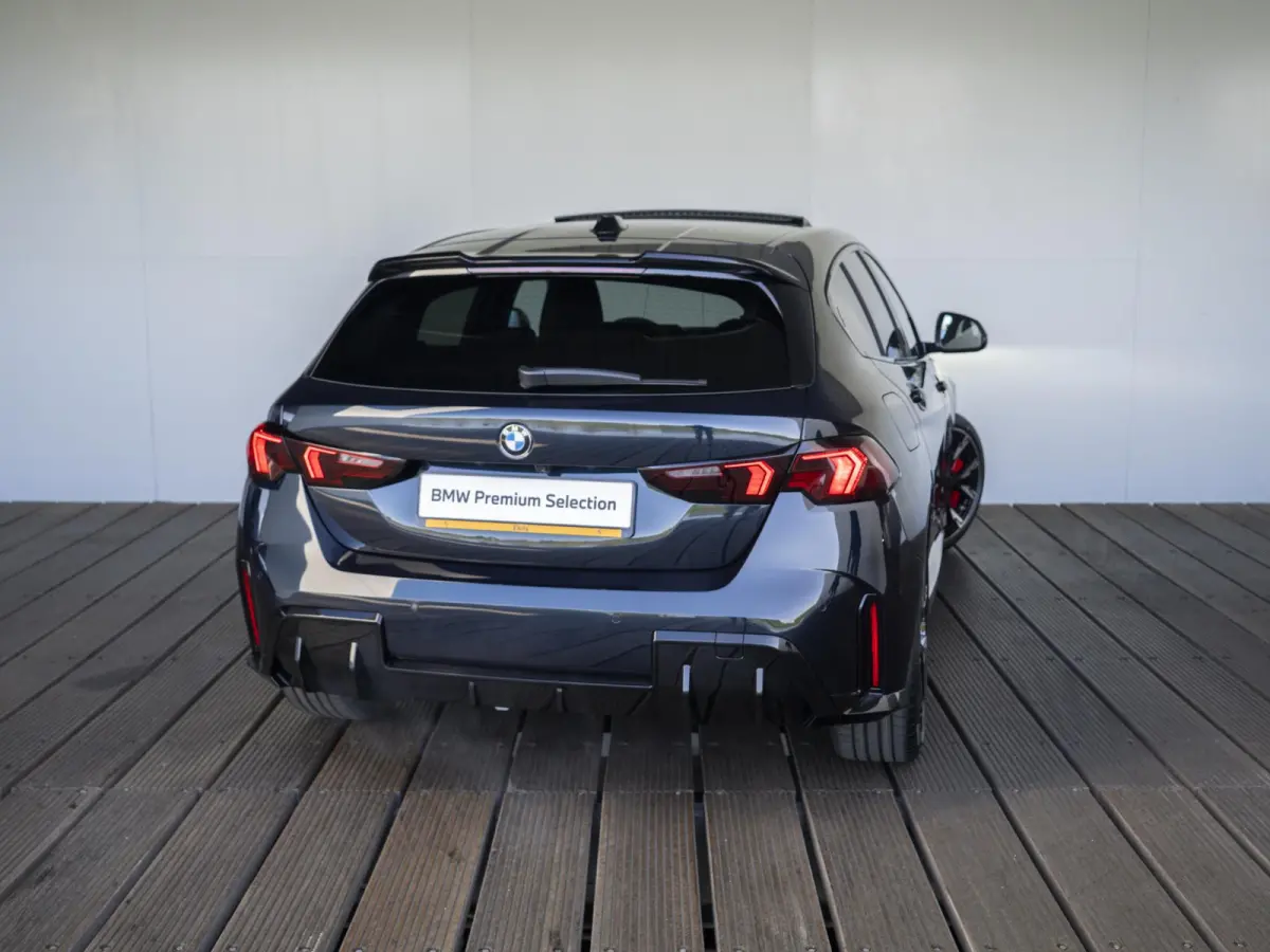 120 | M Sportpakket Pro | Innovation Pack | Stuurwielrand verwarmd | Harman-Kardon | Comfort Access | Head-Up Display | Panoramadak | Trekhaak