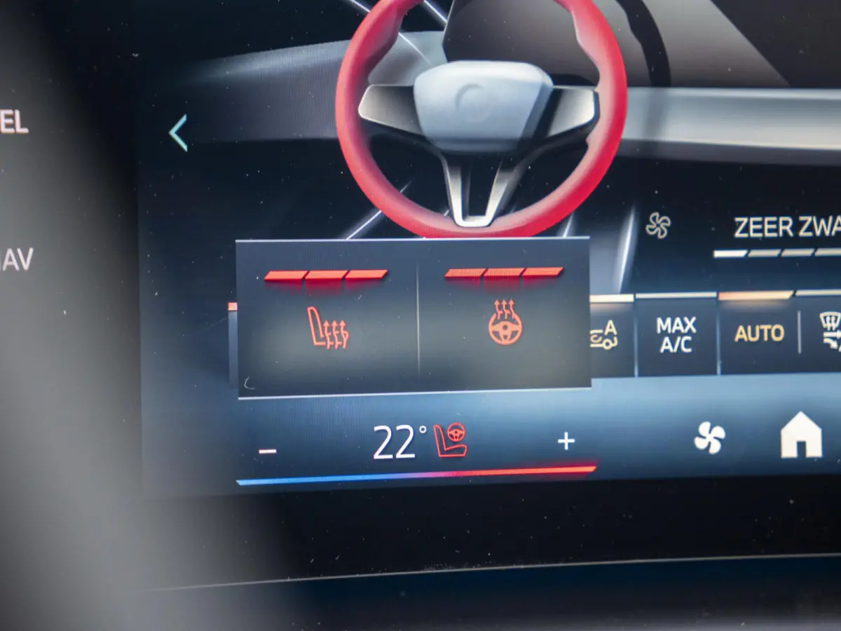 120 | M Sportpakket Pro | Innovation Pack | Stuurwielrand verwarmd | Harman-Kardon | Comfort Access | Head-Up Display | Panoramadak | Trekhaak